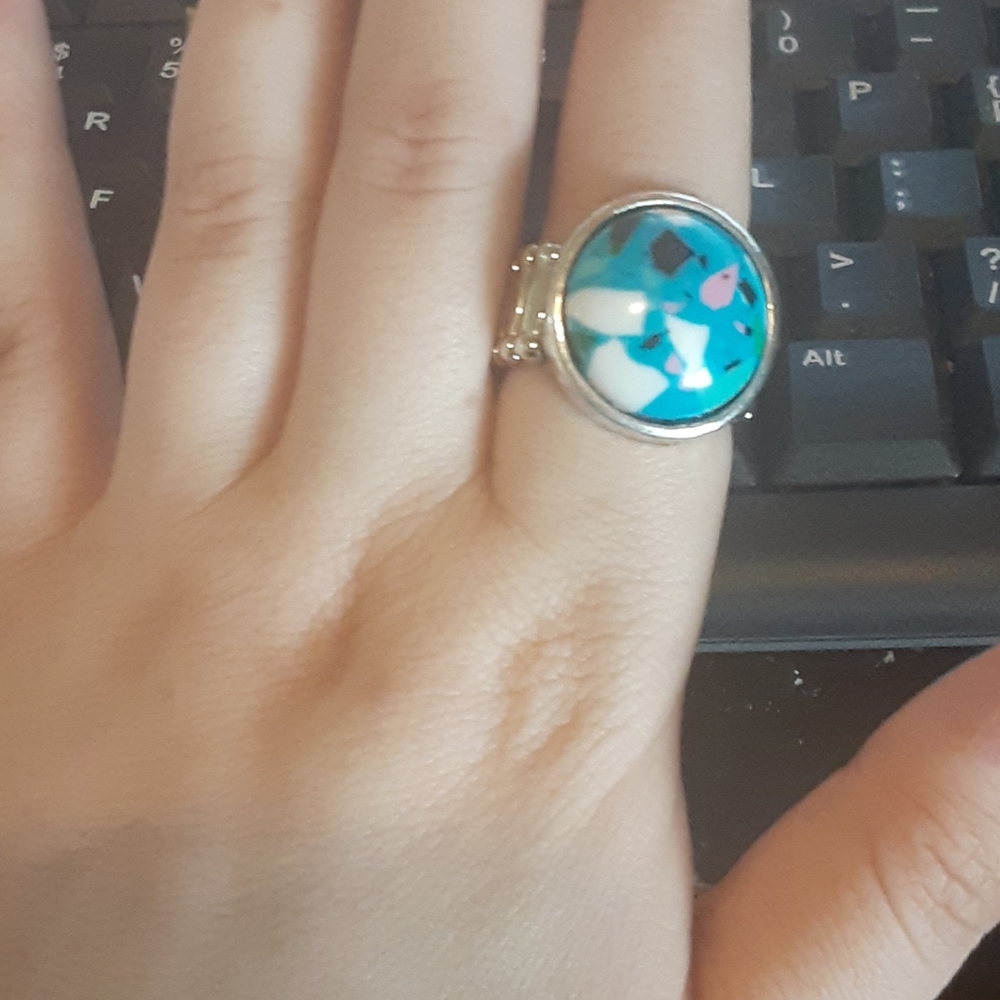 Multicolored ring